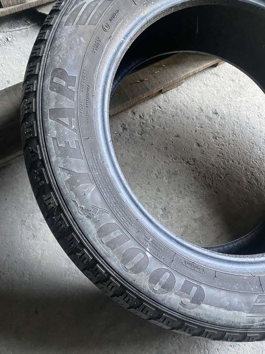 235.60.18 GoodYear 2шт лето БУ склад шины резина из Европы 60 R18