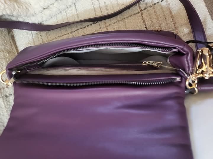 Vendo carteira de mulher urgência