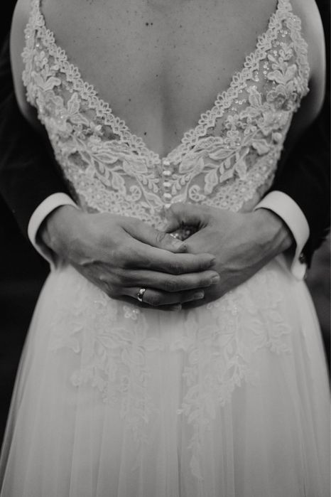 Suknia ślubna snieznobiala