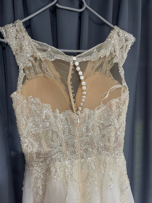 Suknia ślubna z tiulem