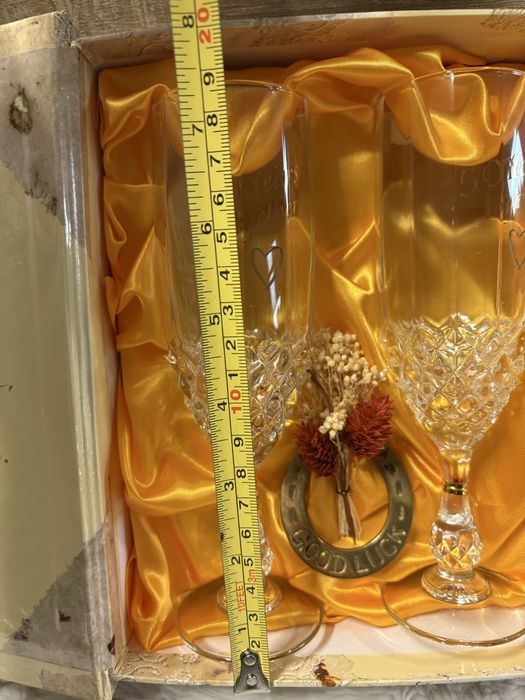 Prezent na złotą rocznicę z kieliszkami