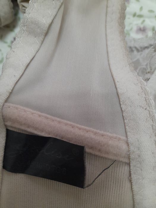 5 Soutiens rendados com aro e copa almofadada, Yalisi