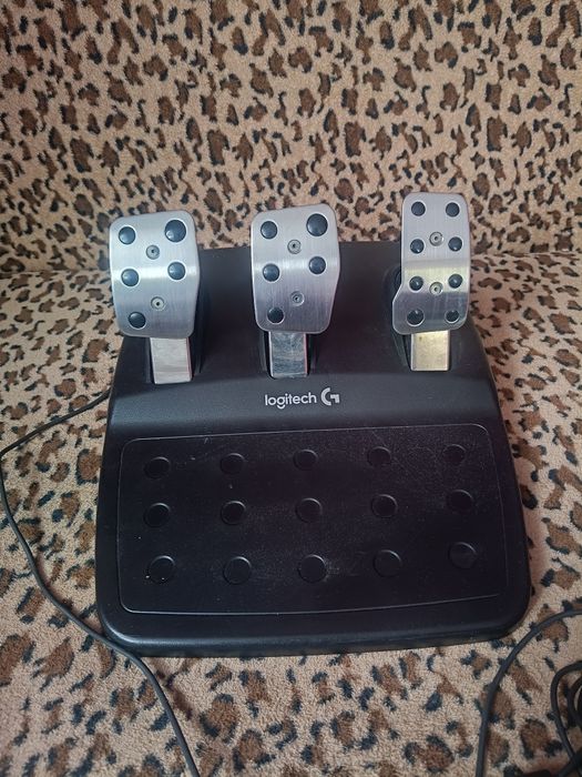 Sprzedam kierownicę Logitech 920