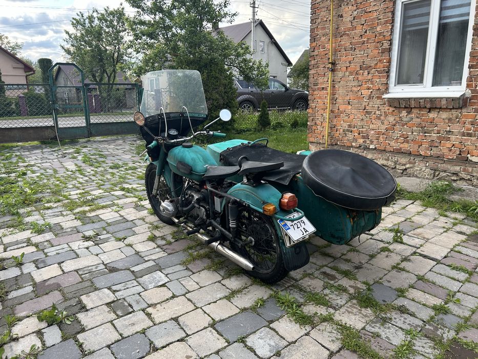 Урал 1977 року з коляскою