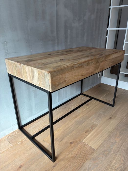 Biurko drewniane z drewna mango