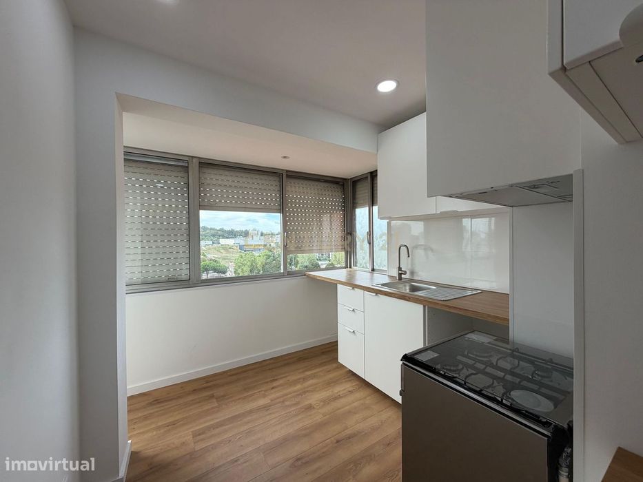 Apartamento T0+1  em Benfica, Lisboa com Vista Panorâmica.