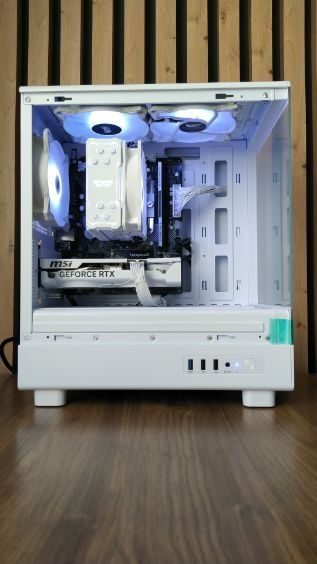 PC White Edition  Ryzen 5 5600_RTX 5060_16GB RAM_SSD1 TB_36Gw_Win11