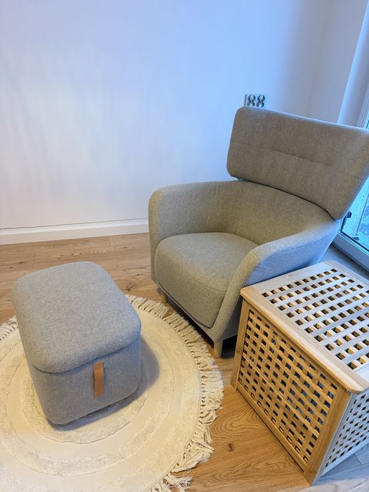 IKEA OSKARSHAMN Fotel uszak z podnóżkiem, Tibbleby beżowy/szary