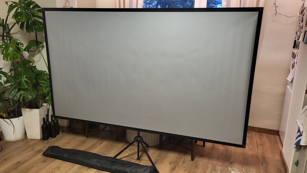 Ekran projekcyjny ALR 100" cali 16x9 statyw - wysoki kontrast!