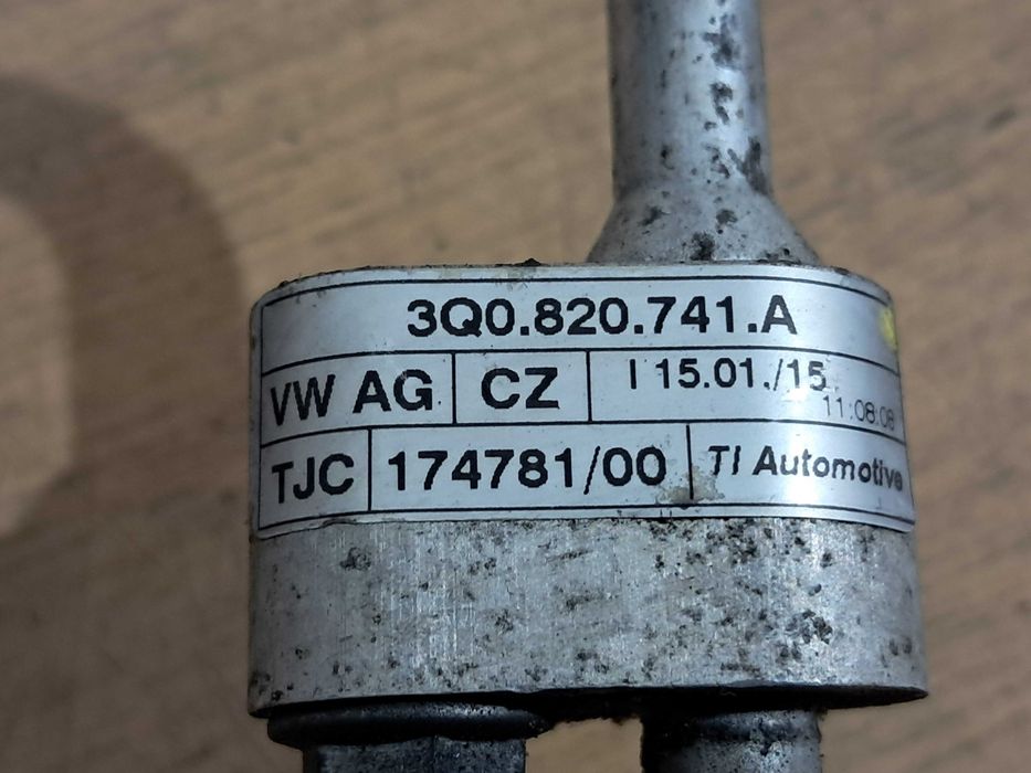 VW Passat B8  przewód przewody wąż węże rurka rurki klimatyzacji