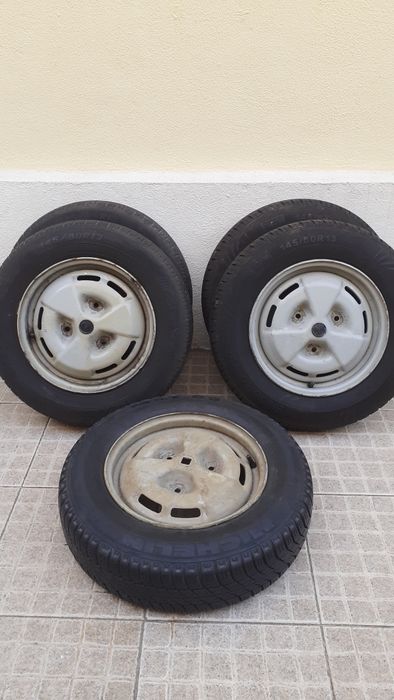 Citroen Visa 5 Jantes 185€ /3 Pneus 60€/5 Frisos 50€