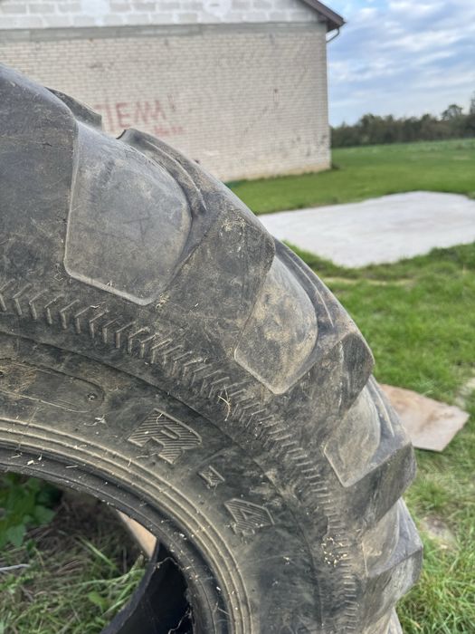 Opona do koparko ładowarki