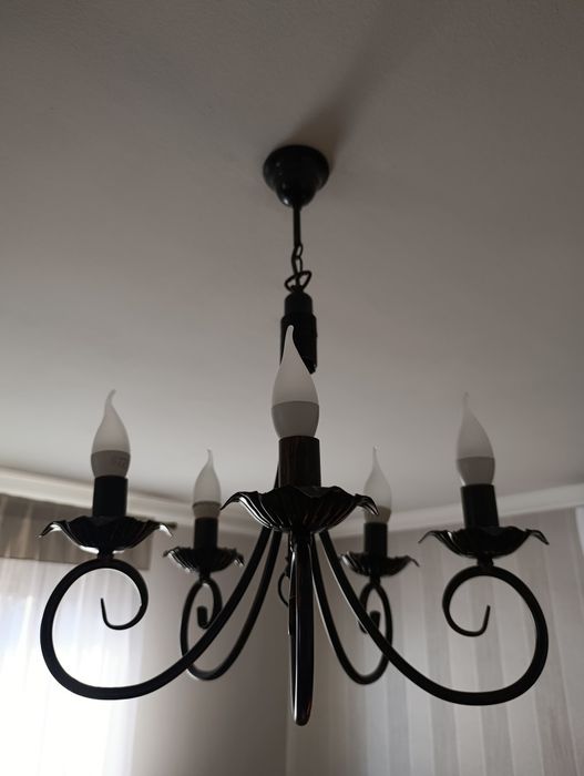 Żyrandol świecznikowy oraz lampa podłogowa