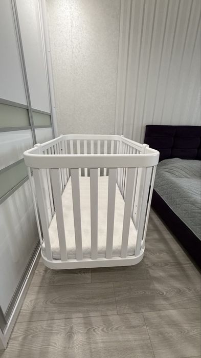 Продаж дитячої кроватки Angelo