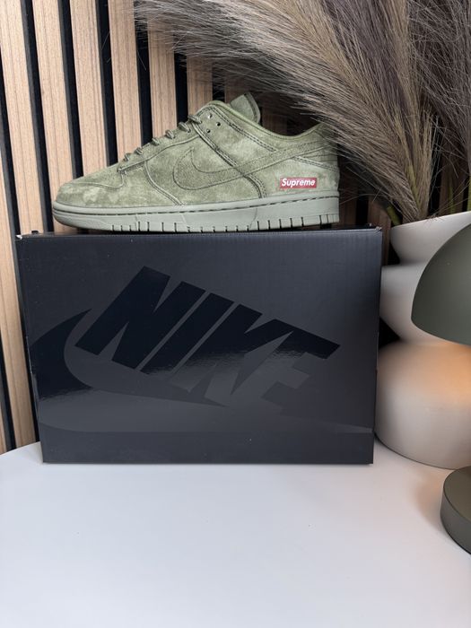 Nike SB Dunk Low x Supreme Khaki