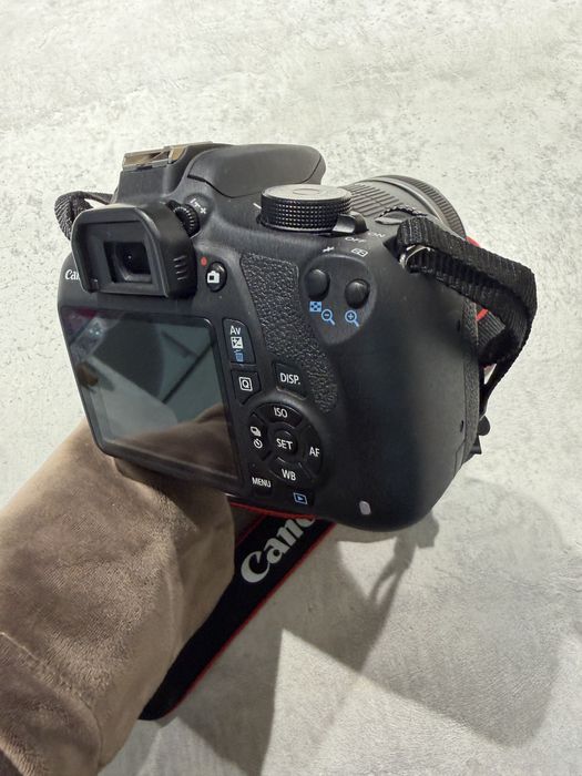 Canon EOS 1200D + об’єктив Canon EF-S 18-135 mm