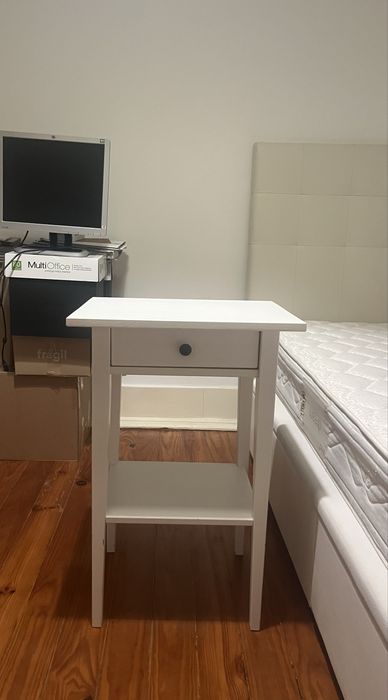 Mesa de cabeceira