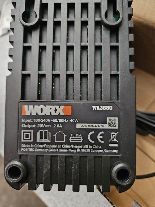 Ładowarka Worx WA3880
