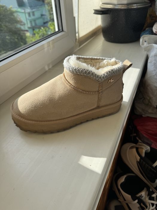 Продам жіночі ugi