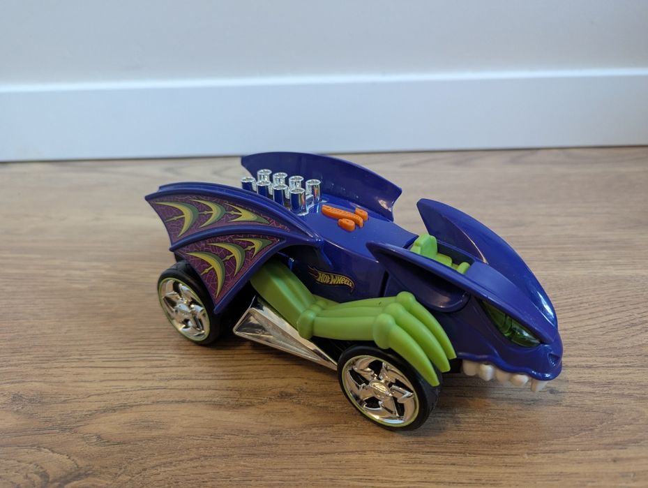 Auto Hot Wheels duże, na baterie