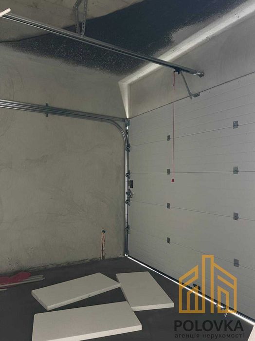 Продаж 2-поверхового таунхаусу, Компотний