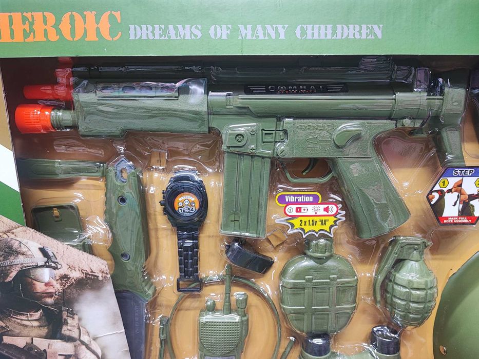 Набір військового 13 предметів звук з каскою