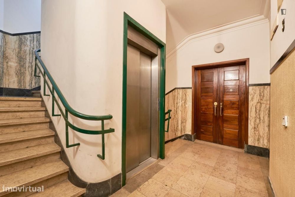 Quarto - localizado em Marquês de Pombal Lisbon