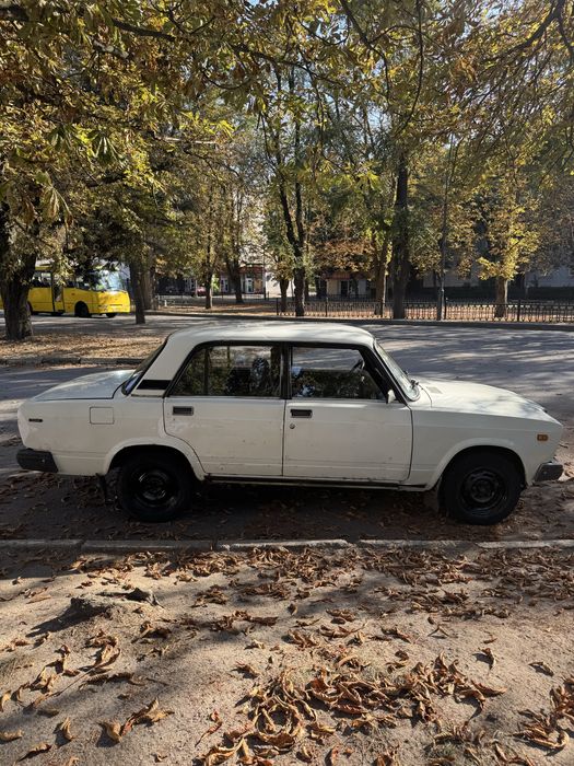 Продам ваз 2107 бензин
