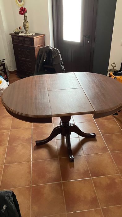Conjunto mesa de madeira com 4 cadeiras