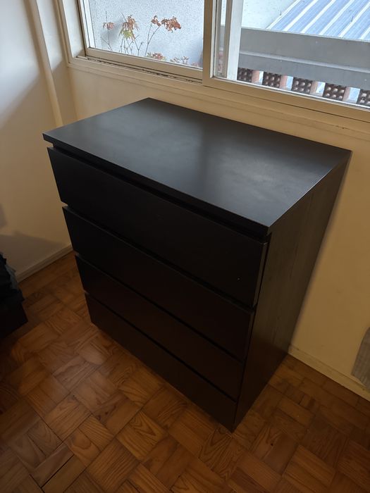 Cómoda de 4 gavetas Malm, IKEA