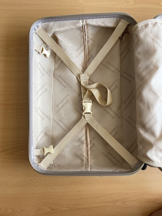 Mala Benetton – Medida Cabine (50 x 37 x 24) – Bom Estado