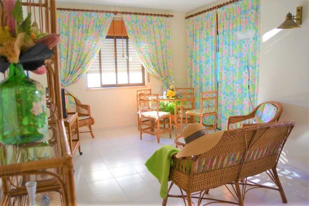 Armação de Pera T1+1 internet e garagem