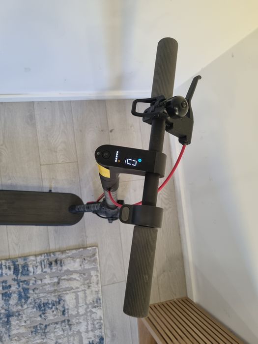 Estou vendendo uma trotineta quase nova.