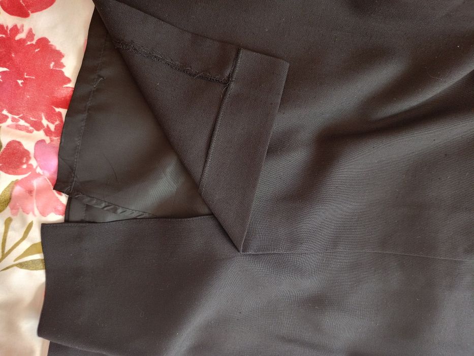 Piękna długa czarna  spódnica.