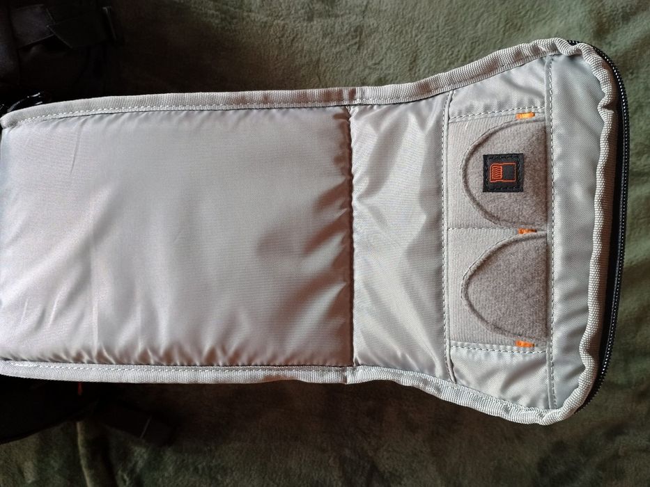 Lowepro DSLR 250 AW czarny NOWY