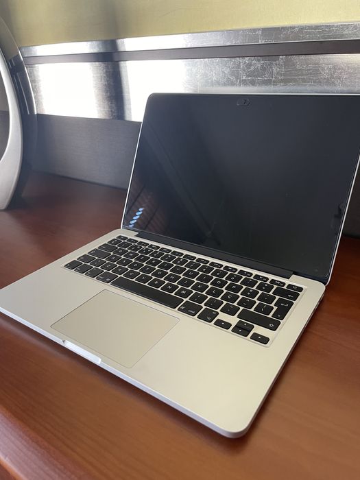 MacBook Pro (Retina 13-inch, Early 2015)64585939743618121