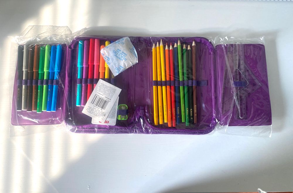 Nowy piórnik z wyposażeniem Herliz Kopciuszek