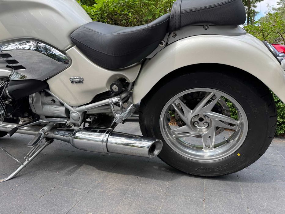 BMW r1200c Montauk "Bond"