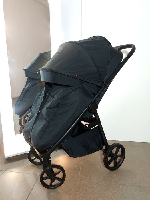 Коляска 2025 CARRELLO Carbon надлегка з великим капюшоном