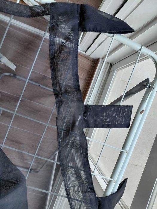 Cortina transparente preta