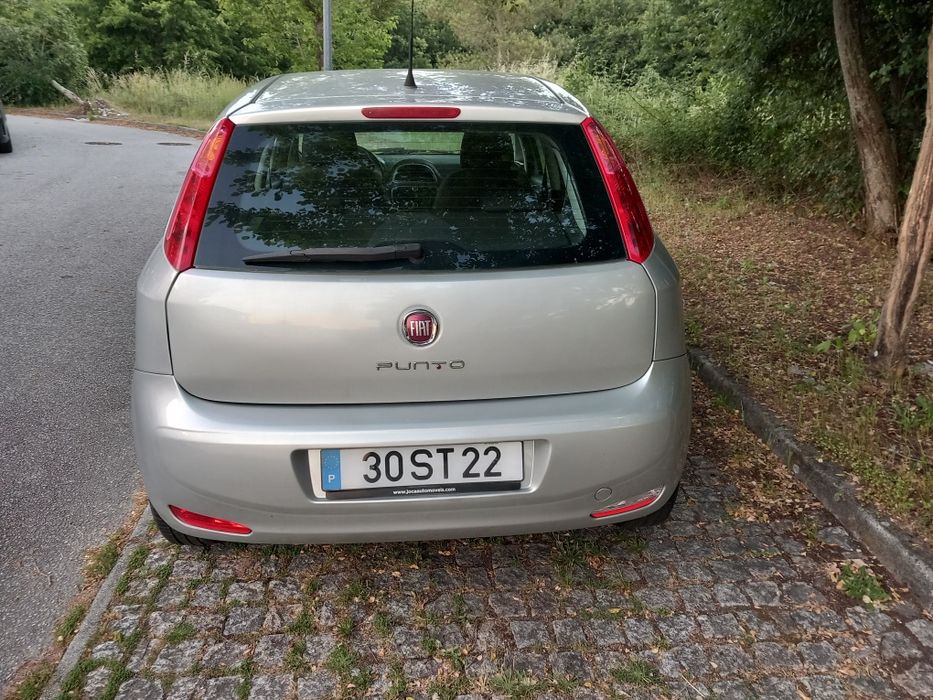 Fiat Punto 1.3 a Gasolina de 5 Lugares - 2017