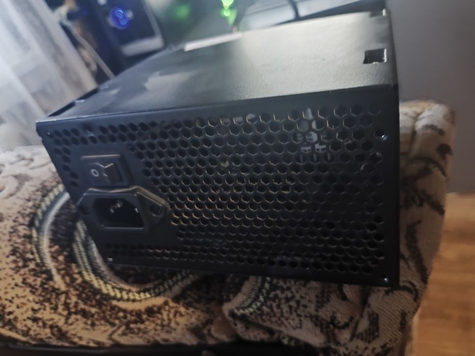 Продам блок живлення