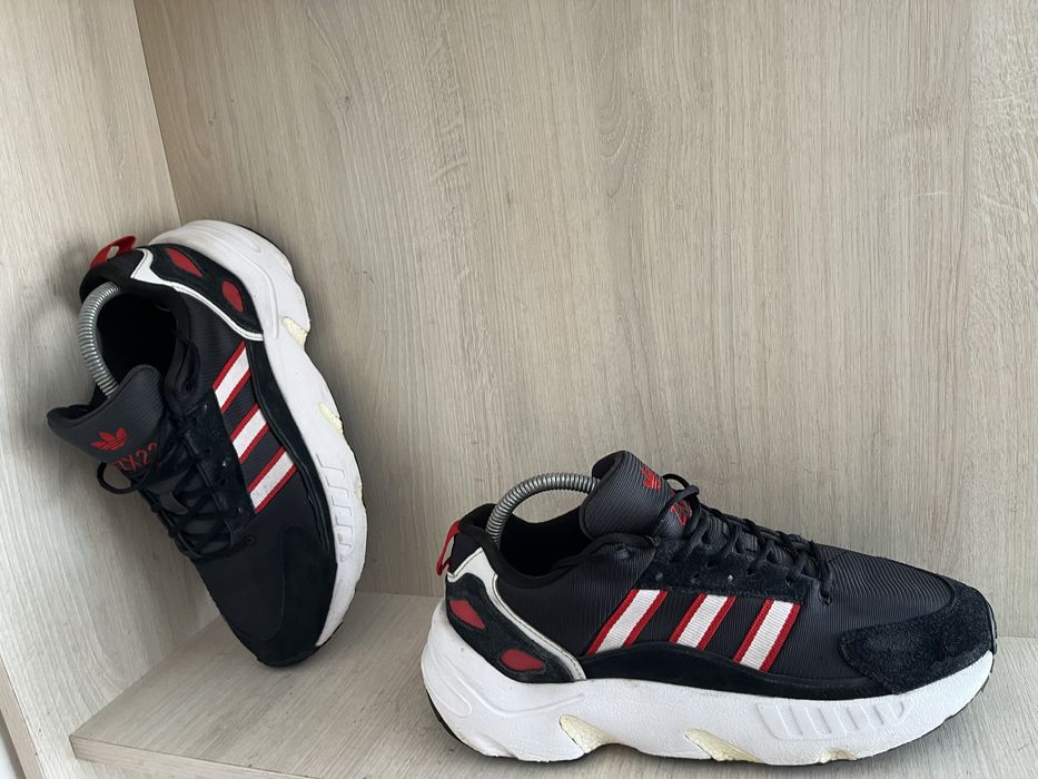 В ідеалі 41 розмір кросівки Adidas ZX22 оригінал