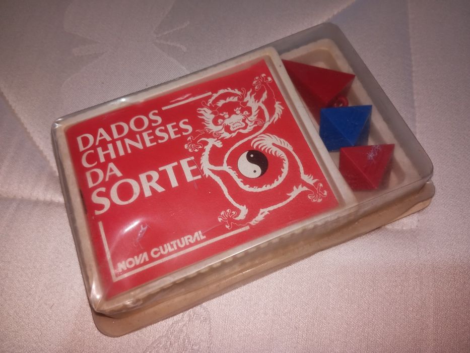 Coleção Nova Cultural 1985: I-ching jogo de dados chineses da sorte.