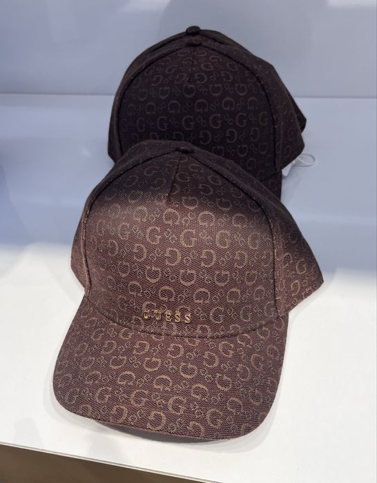 Оригінальна кепка Guess