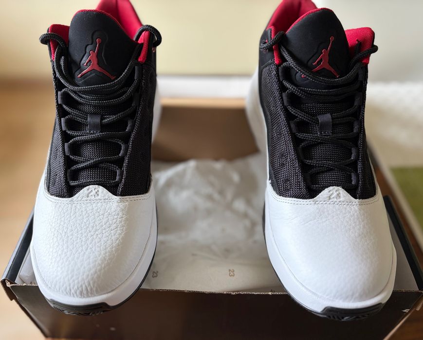Nike Air Jordan Max Aura 2
