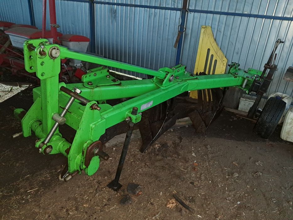 Продам плуг Велес агро ПНВБ 3-40  3+1