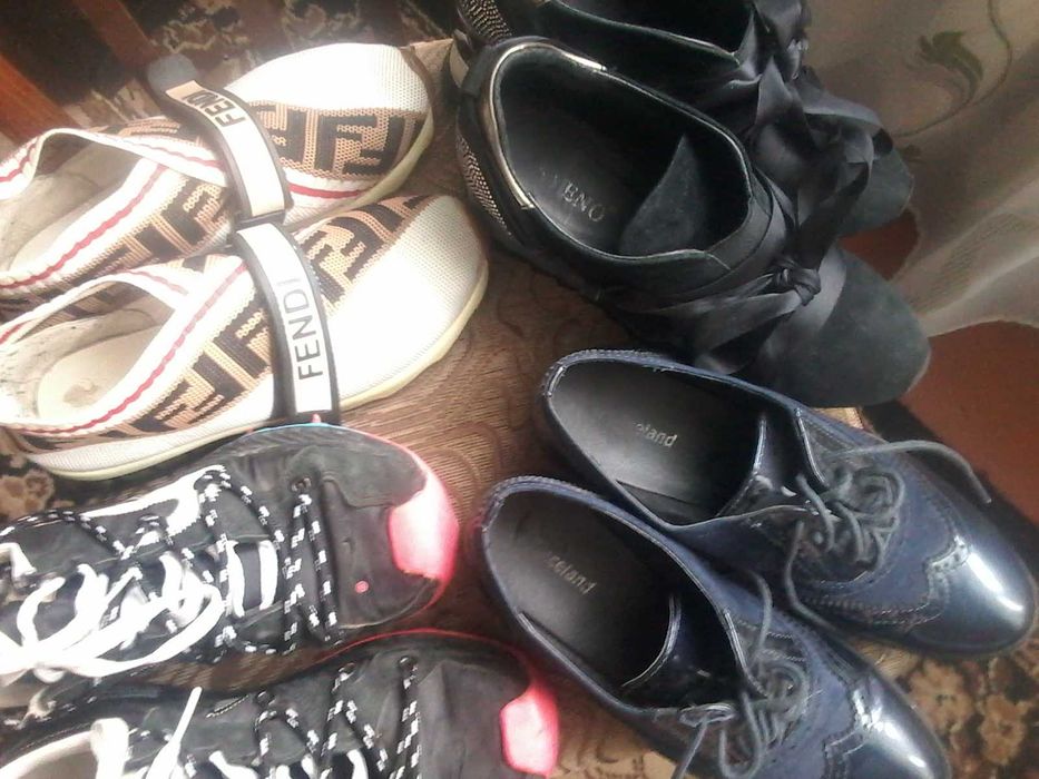Кроссовки, слипоны, туфли 35-36р.цена разная