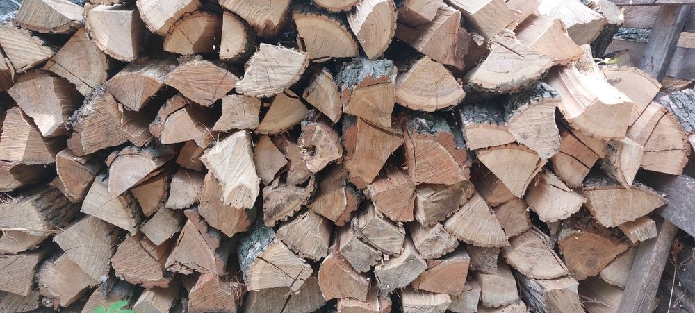 Дрова.дуб,ясень,окация.рубоные и чурки.