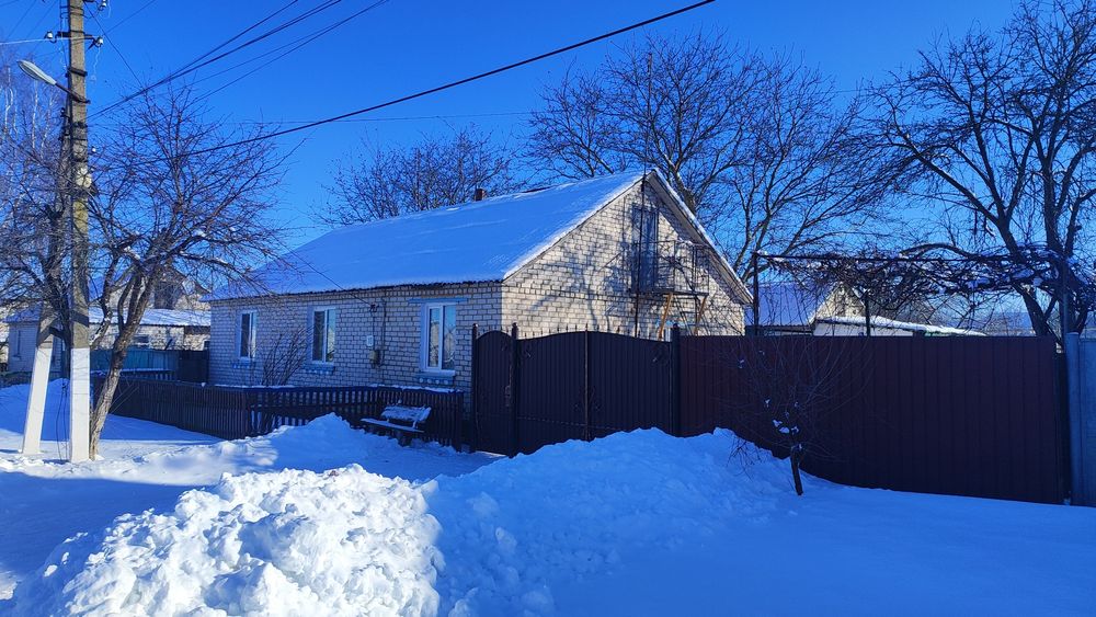 Продам цегляний будинок